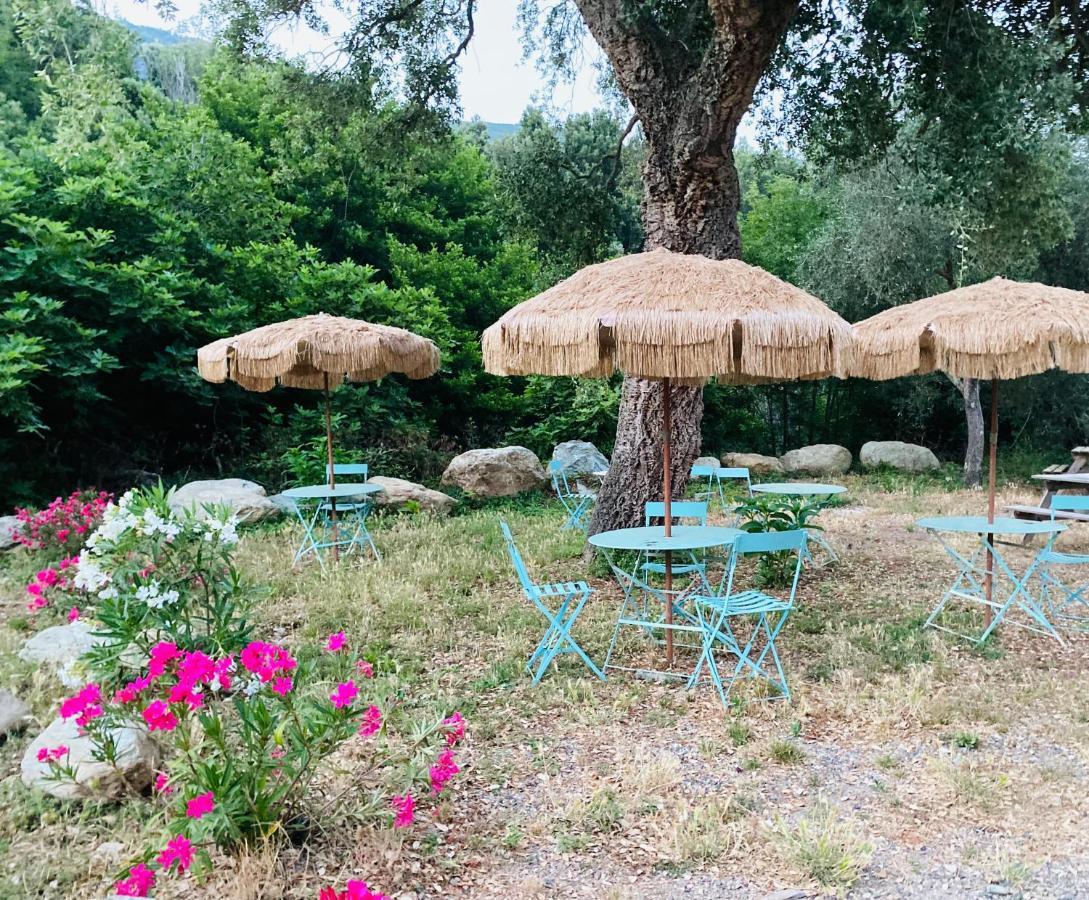 Gite U Licetu A La Campagne Oreta Luaran gambar